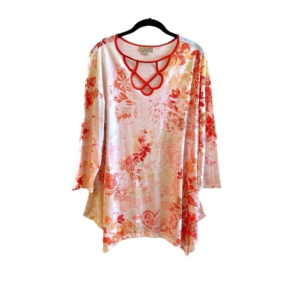 ONE WORLD, WOMENS, FLORAL TUNIC TOP. OPEN CUTOUT AT NECK, 3/4 SLEEVE. SIZE XL